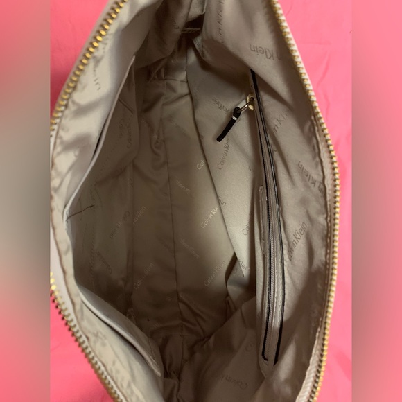 Classic style ivory leather Calvin Klein handbag - Picture 5 of 7